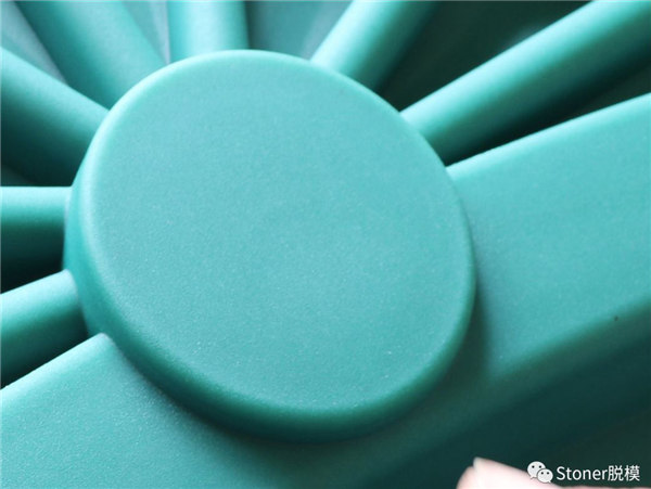 使用Stoner TraSys RotoFlow改善了產(chǎn)品質(zhì)量，提供了沒有針孔的光滑表面！